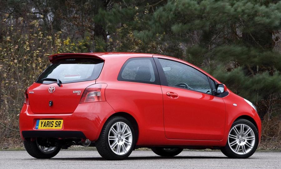  Toyota Yaris SR 2008 года  (фото 4 из 10)